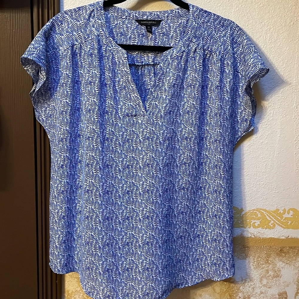 Banana republic blouse size medium